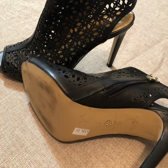 👗Ann Taylor Black Cutout Billie Shoes - Picture 4 of 6